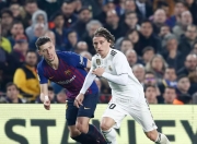 关于巴斯克斯曾被西班牙人50万买断，皇马随后100万光速回购的信息