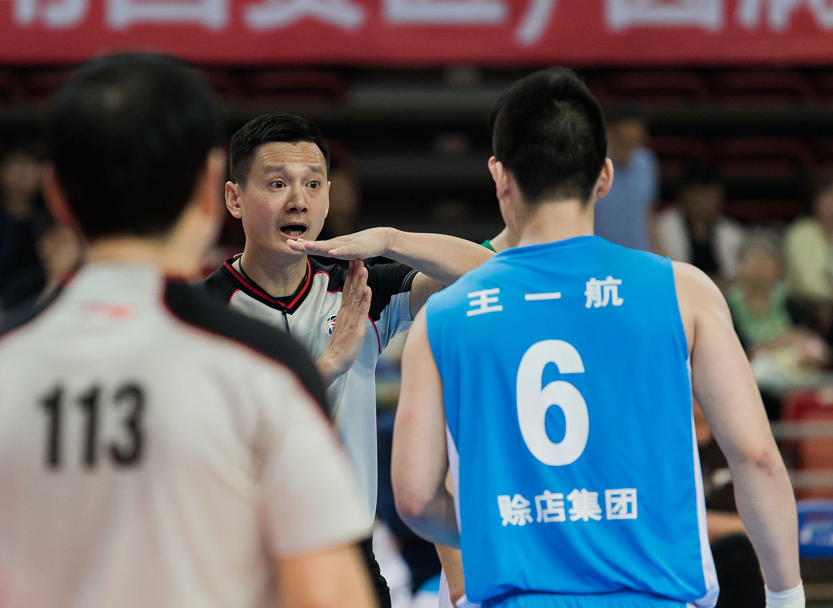 林崴17分郭昊文13+6+7同曦力克青岛止连败的简单介绍