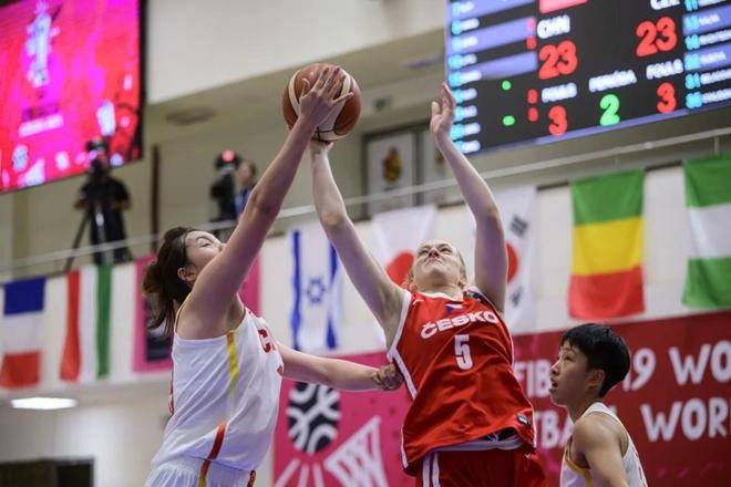 星空体育-65分惨败！U19女篮世界杯-中国不敌美国无缘8强的简单介绍
